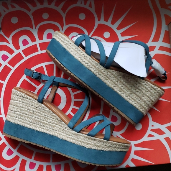 NIB Mineral Blue Zodiac Yolanda wedge sandal - Picture 2 of 12